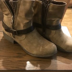 Ladies boots